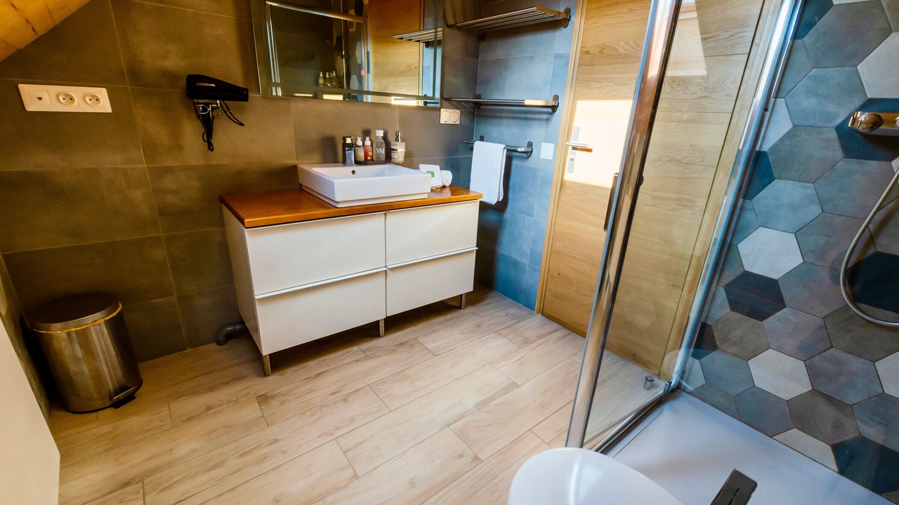 Photo of Bathroom in Saint-Pierre-d'Albigny