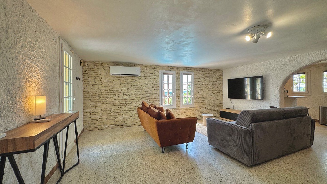 Photo of Livingroom in Bezouce