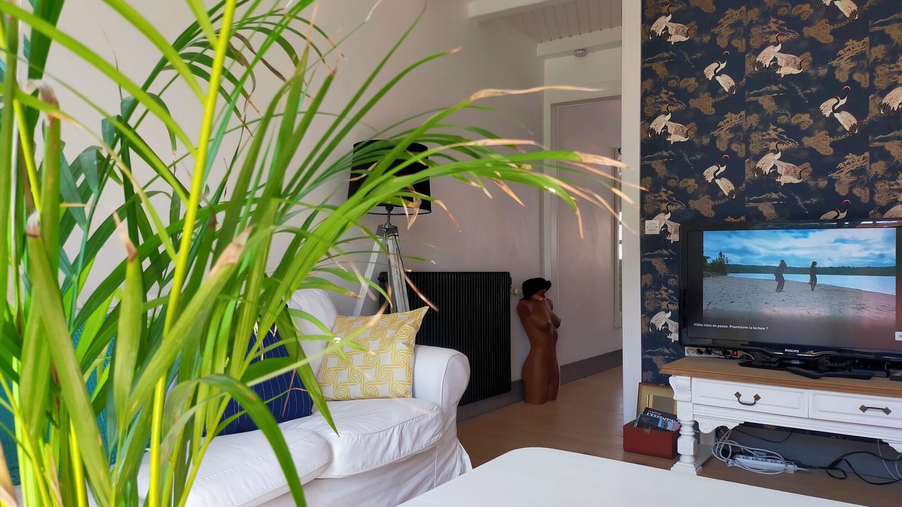 Photo of Livingroom in Lens
