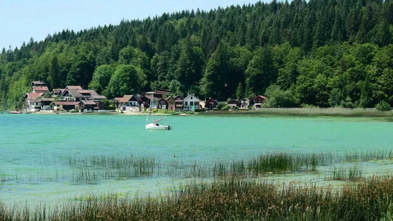 Photo of Others in Saint-Point-Lac