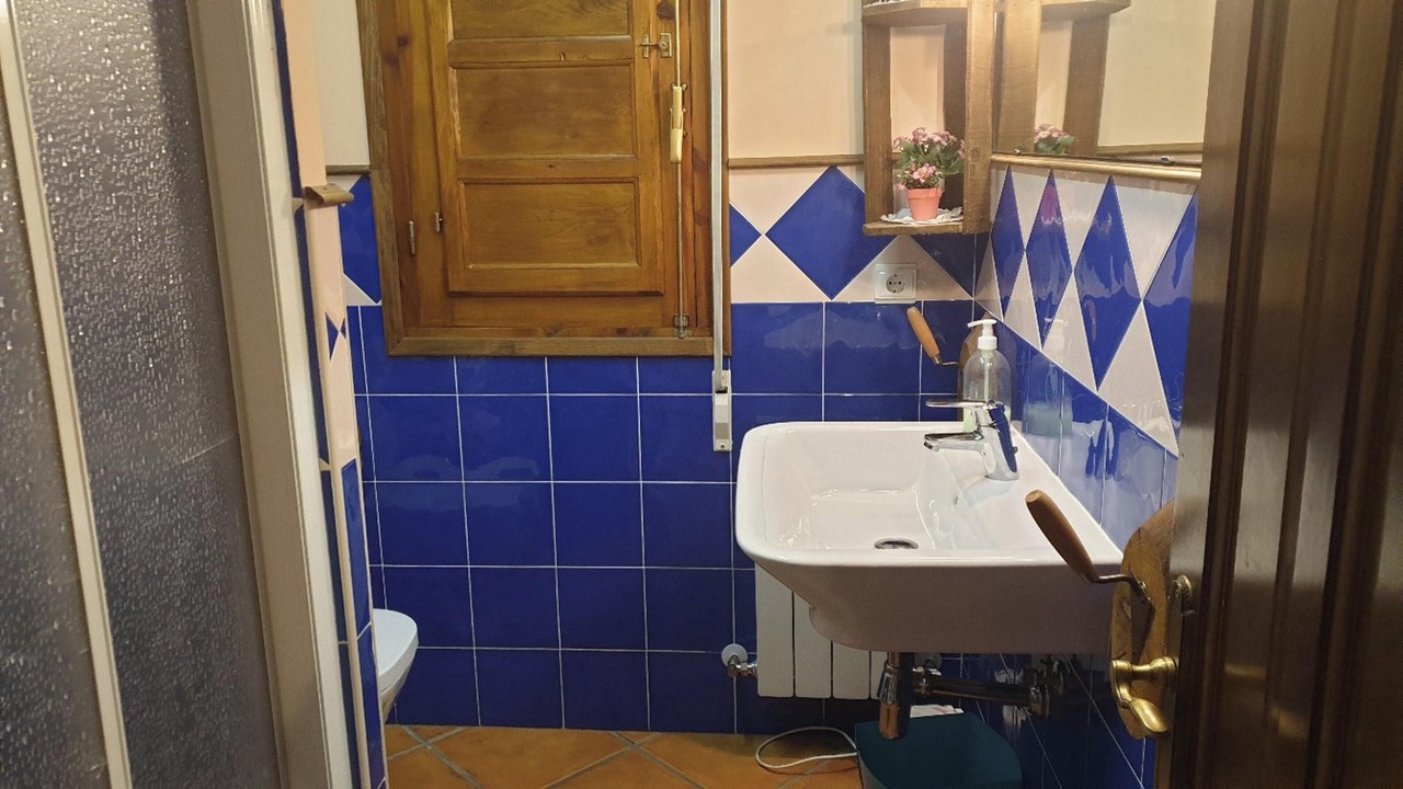 Photo of Bathroom in Pajares de la Lampreana