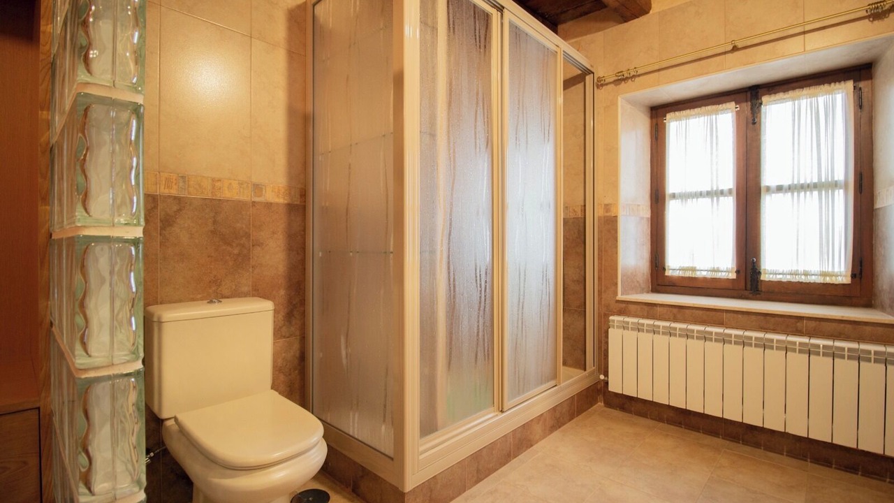 Photo of Bathroom in Cerezo de Abajo