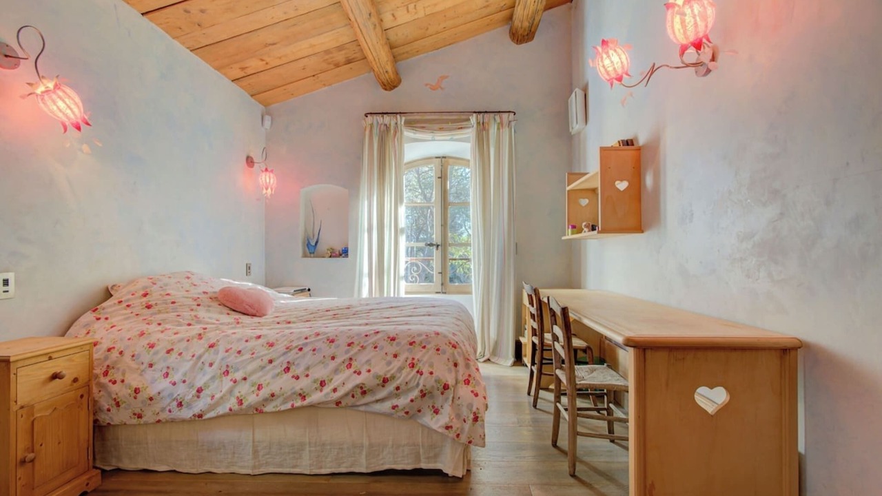 Photo of Bedroom in Lambesc