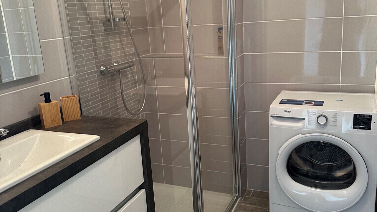 Photo of Bathroom in Ferney-Voltaire