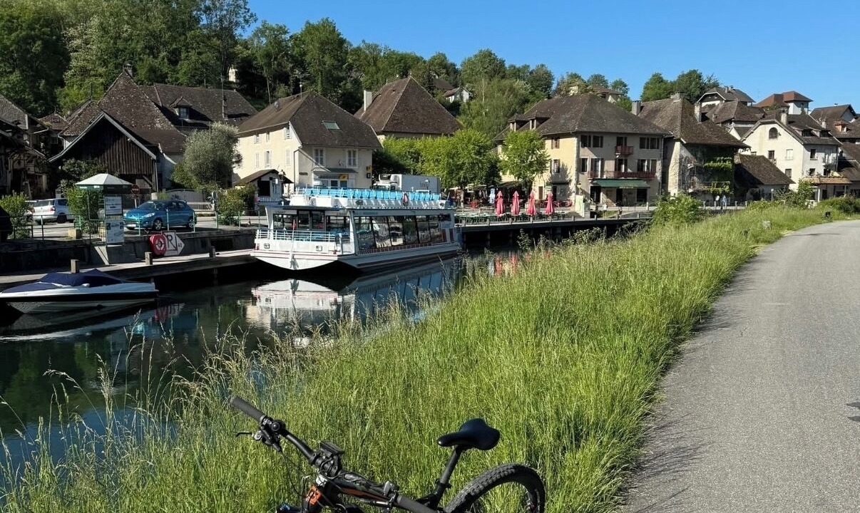 Photo of Others in Lavours