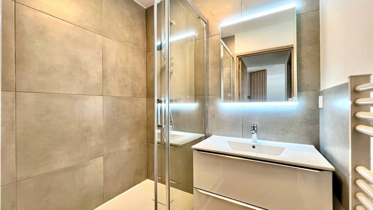Photo of Bathroom in Quartier Administrations