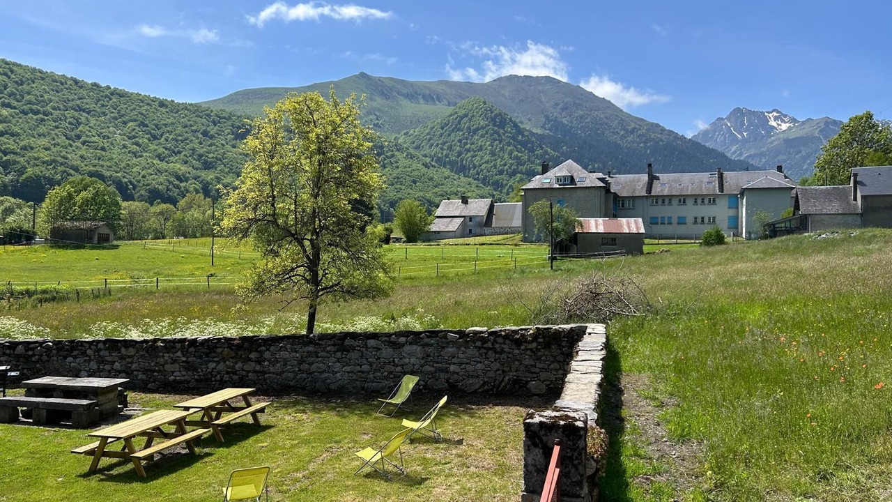Photo of Outdoor in Campan