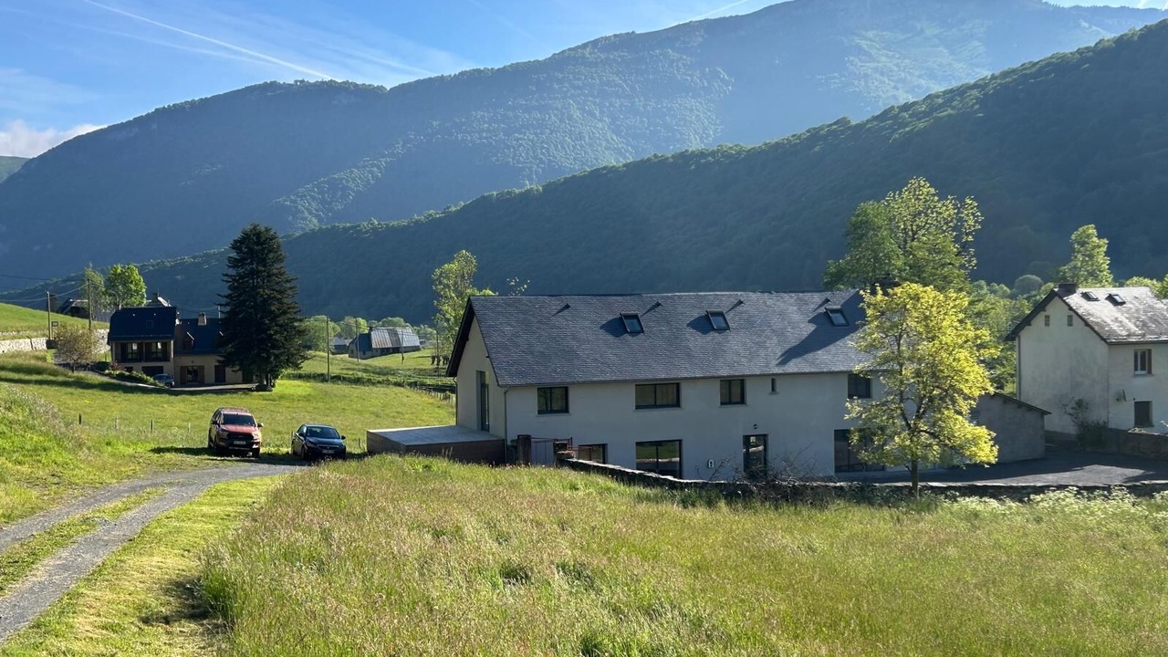 Photo of Outdoor in Campan