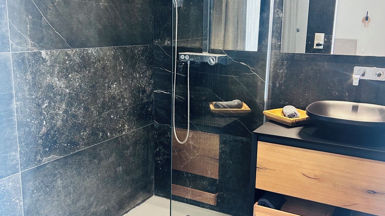 Photo of Bathroom in Cran-Gevrier