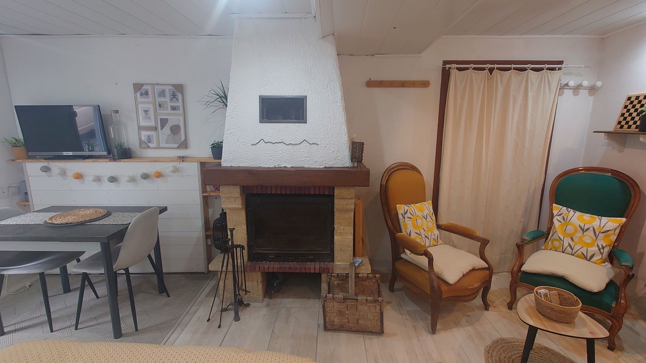 Photo of Bedroom in Campan