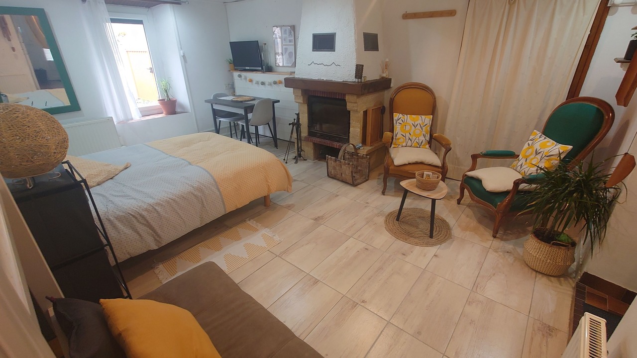 Photo of Bedroom in Campan