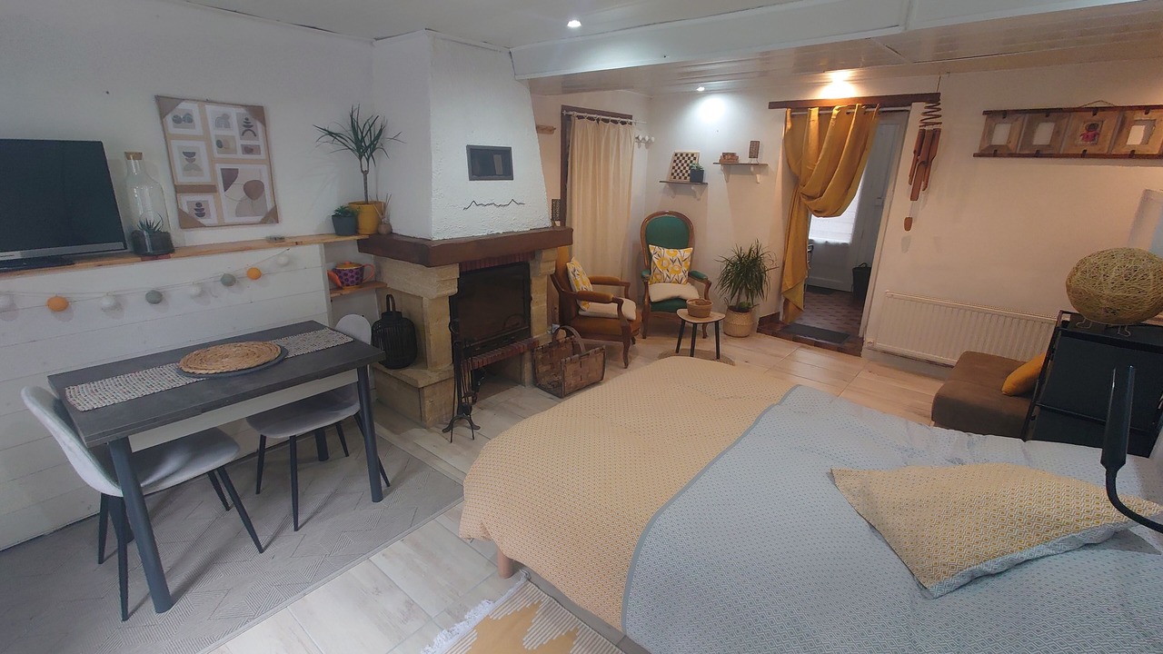 Photo of Bedroom in Campan