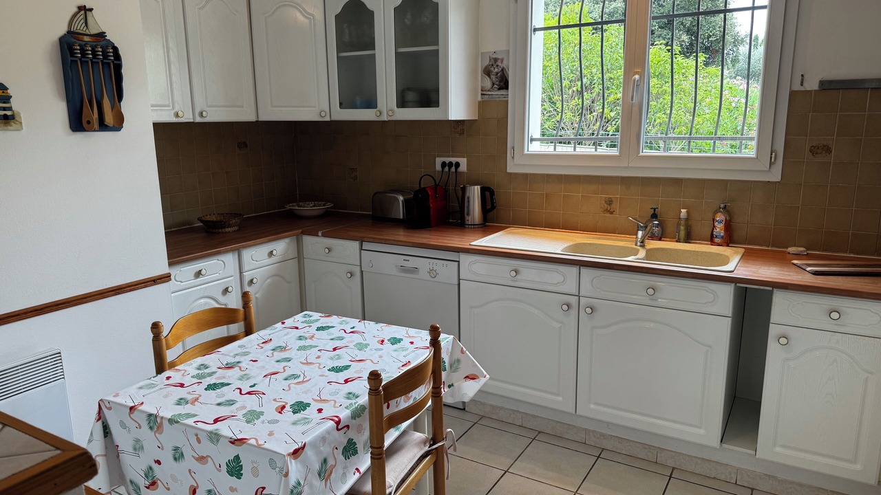 Photo of Kitchen in Garrigues-Sainte-Eulalie