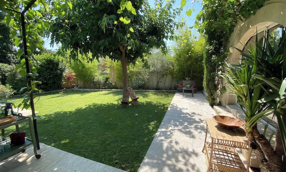 Photo of Patio Balcony in Paradou