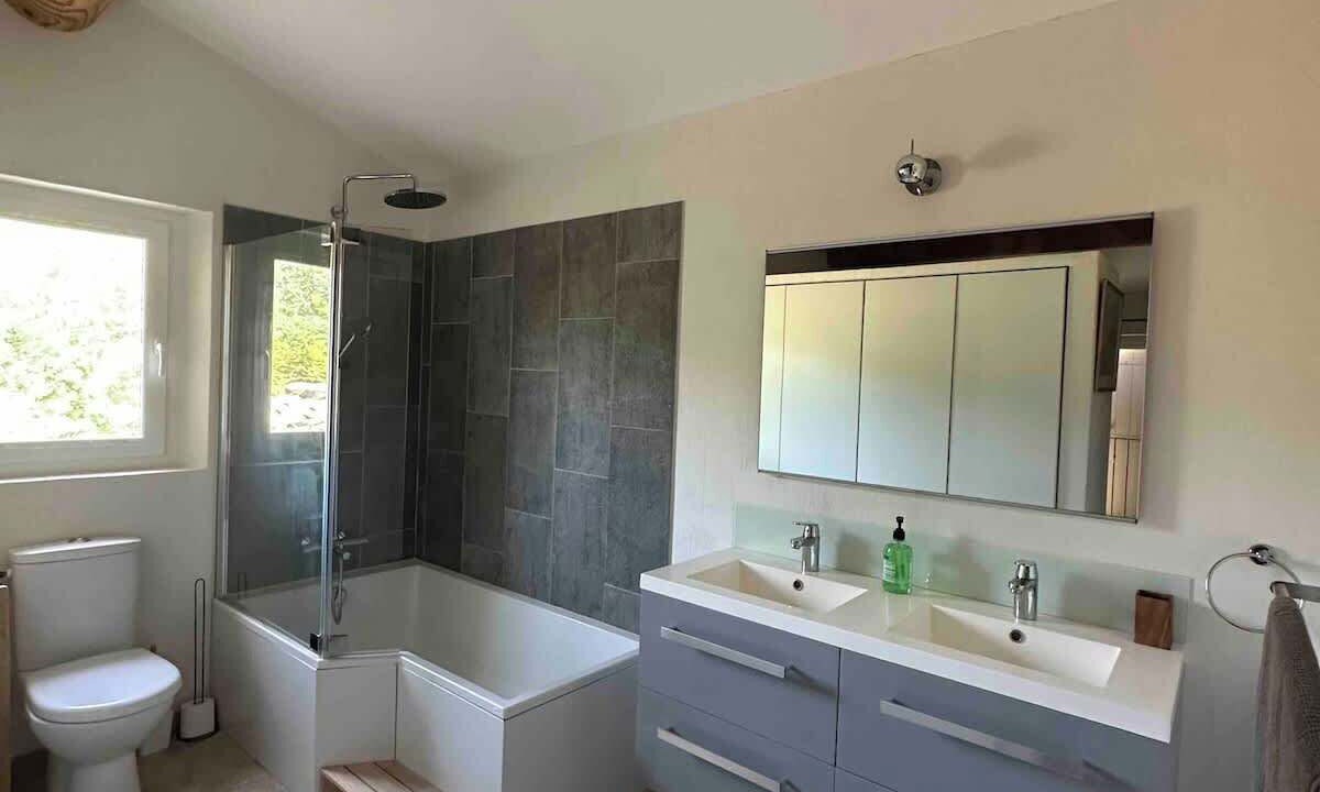 Photo of Bathroom in Paradou