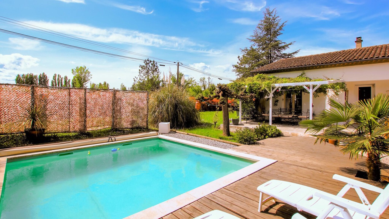 Photo of Outdoor in Grospierres