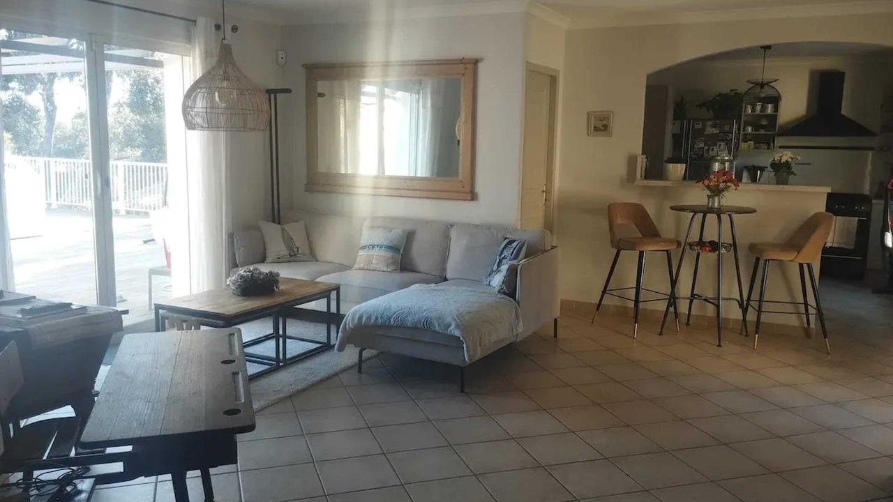Photo of Livingroom in Collias