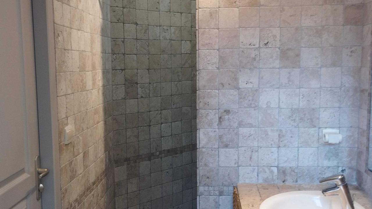 Photo of Bathroom in Collias