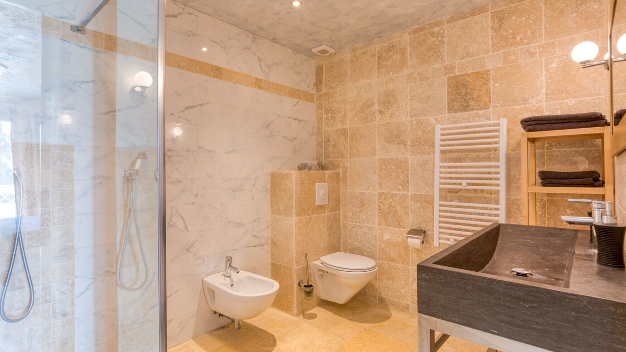Photo of Bathroom in Arles