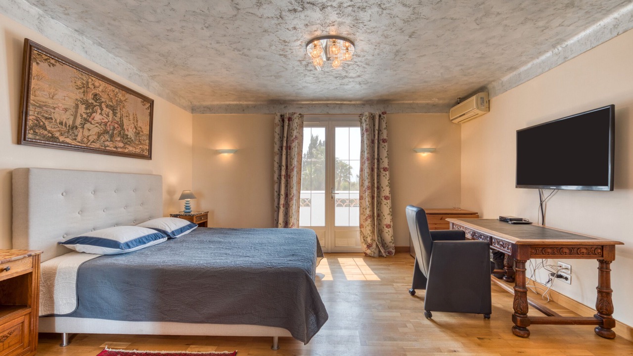 Photo of Bedroom in Arles