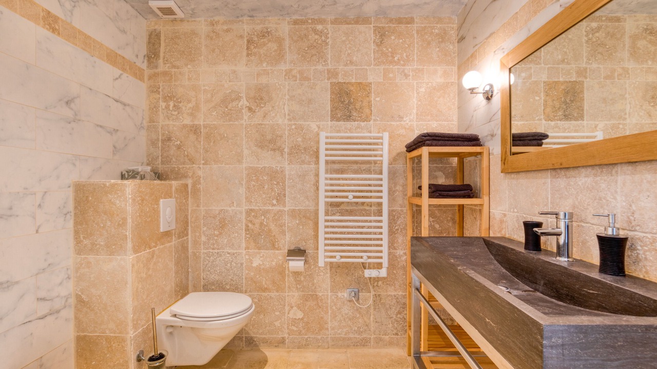 Photo of Bathroom in Arles