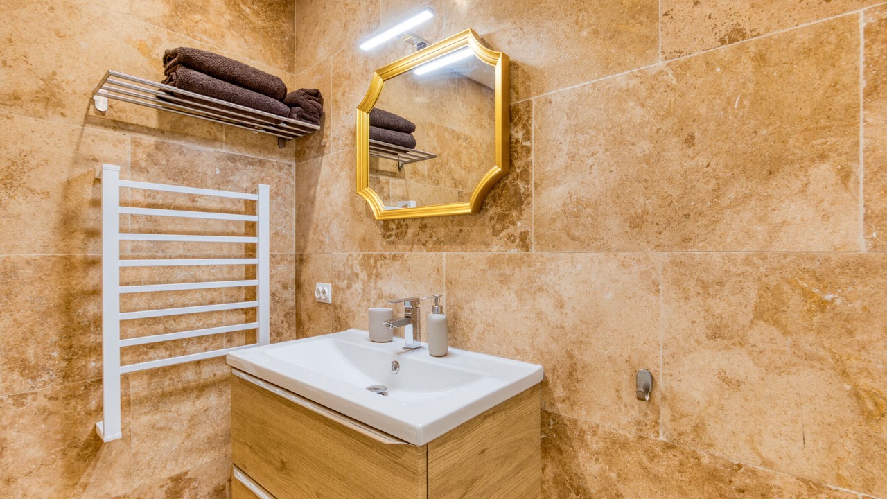 Photo of Bathroom in Arles