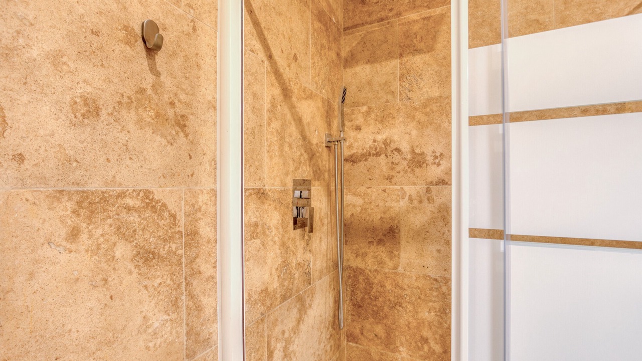 Photo of Bathroom in Arles