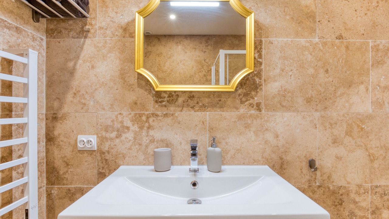 Photo of Bathroom in Arles