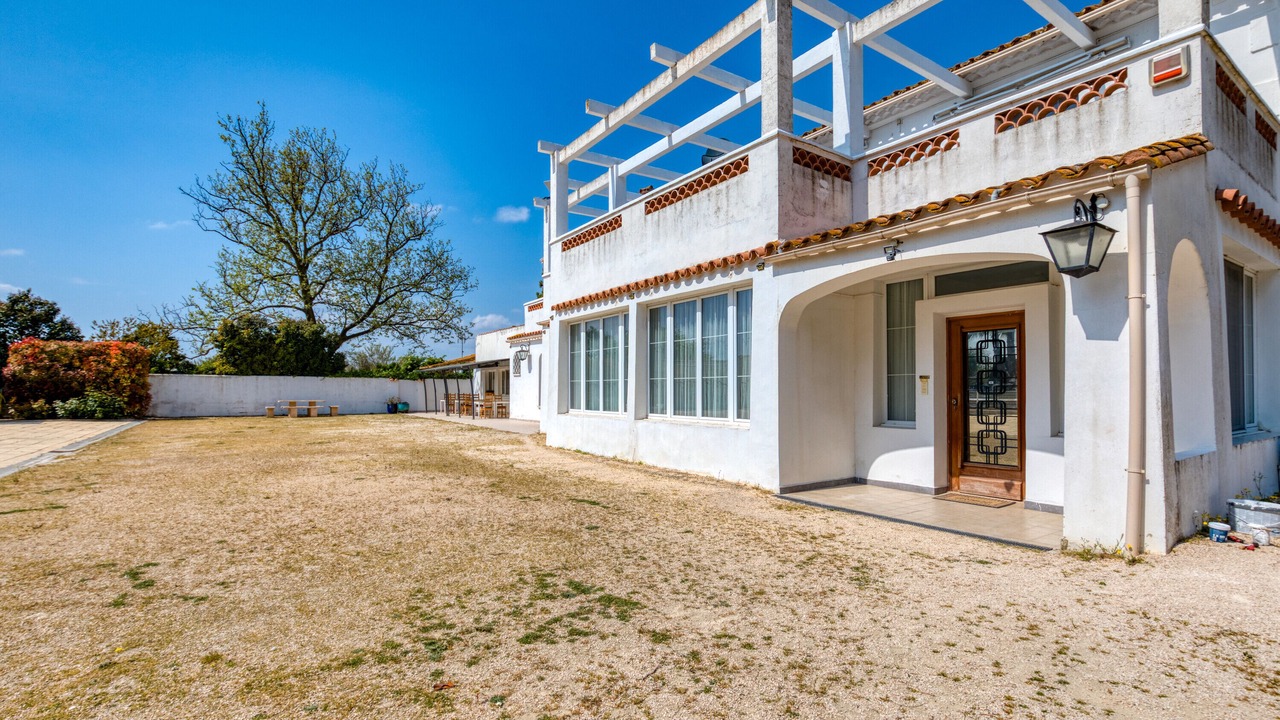 Photo of Outdoor in Arles