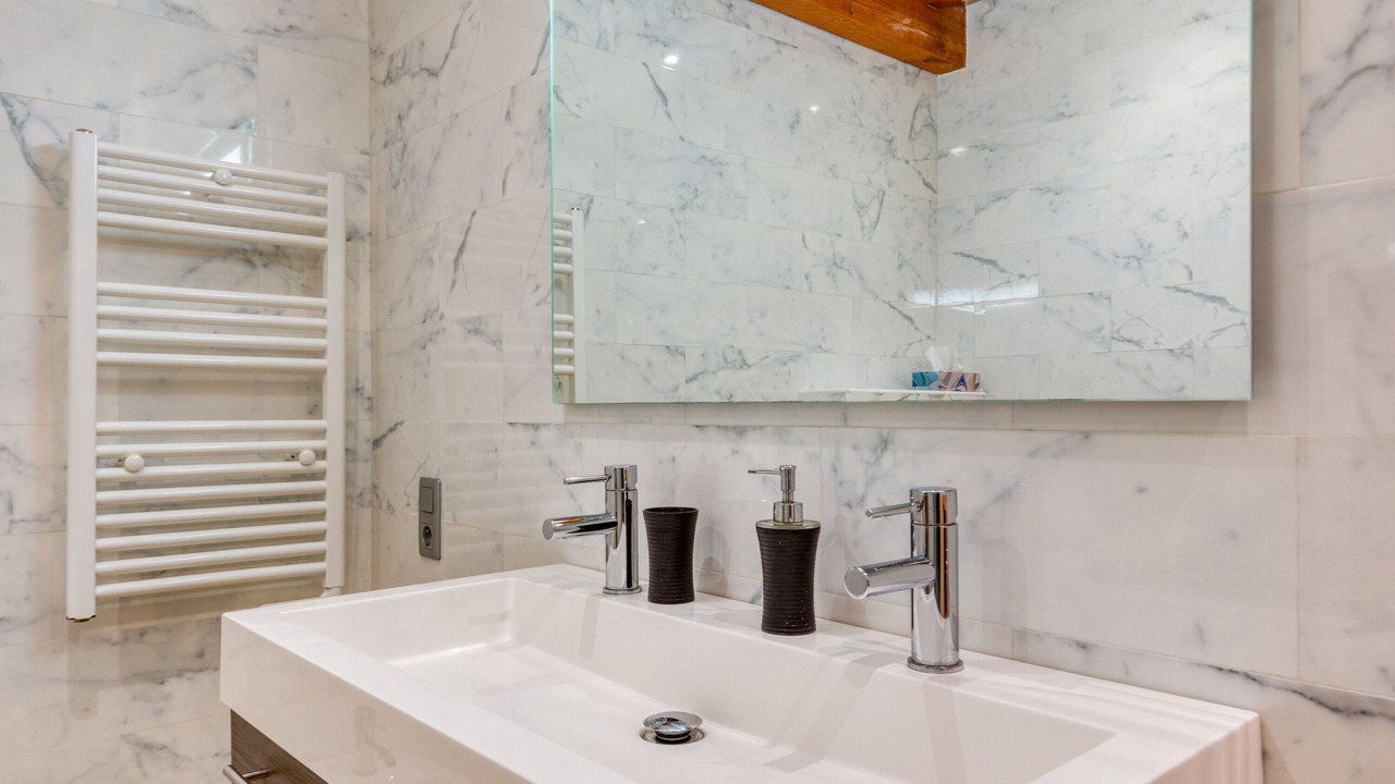 Photo of Bathroom in Arles