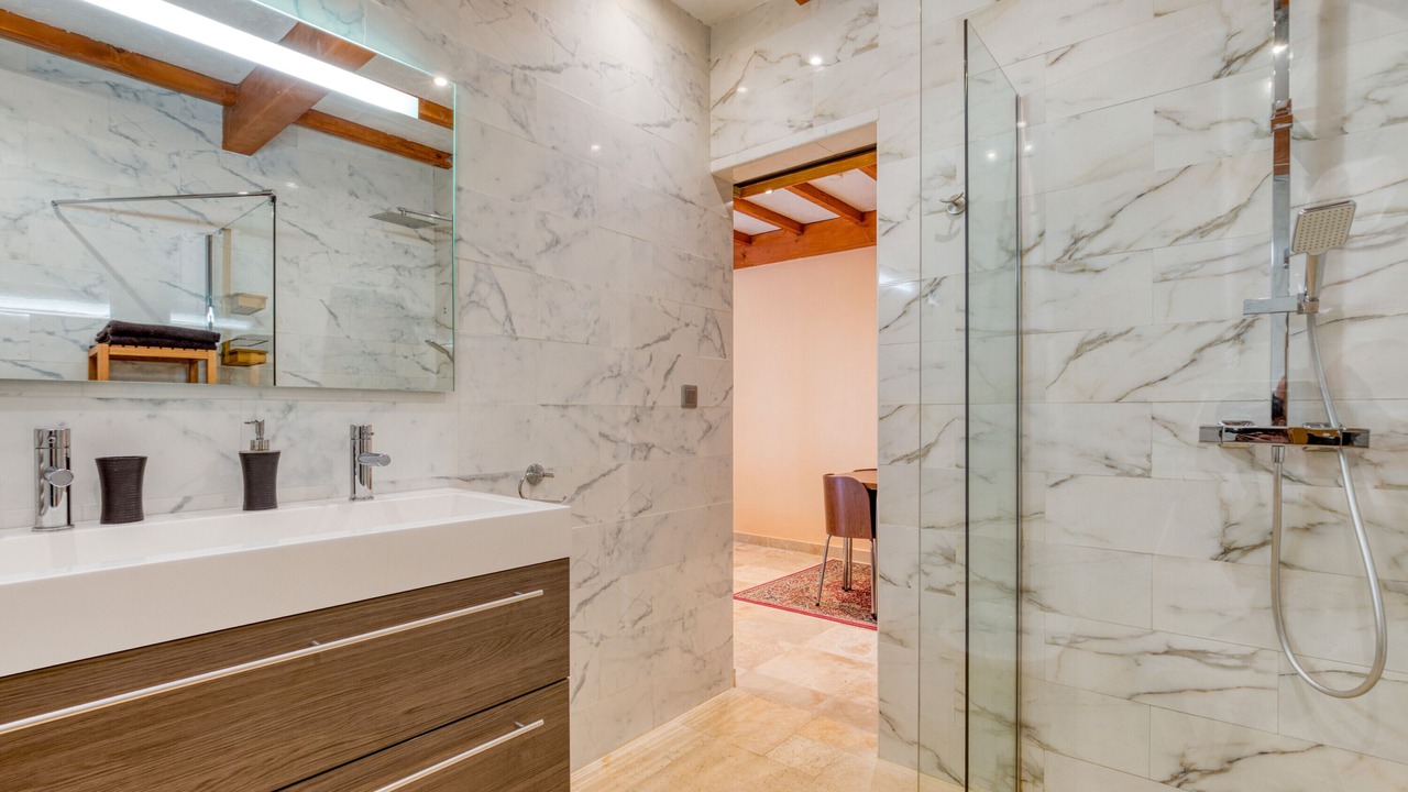 Photo of Bathroom in Arles