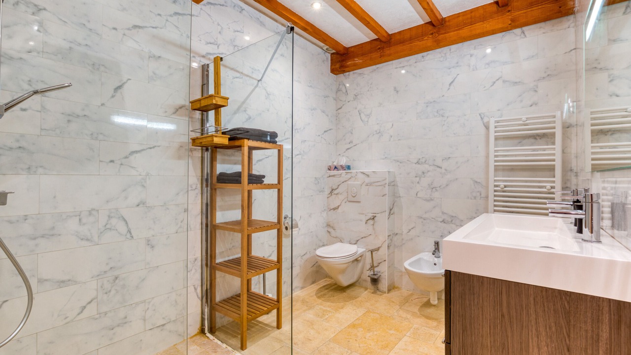 Photo of Bathroom in Arles