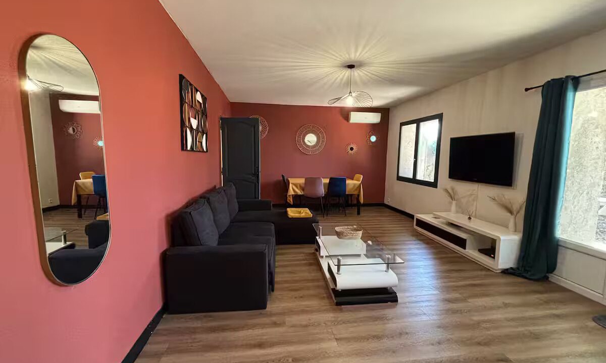 Photo of Livingroom in Sainte-Anastasie