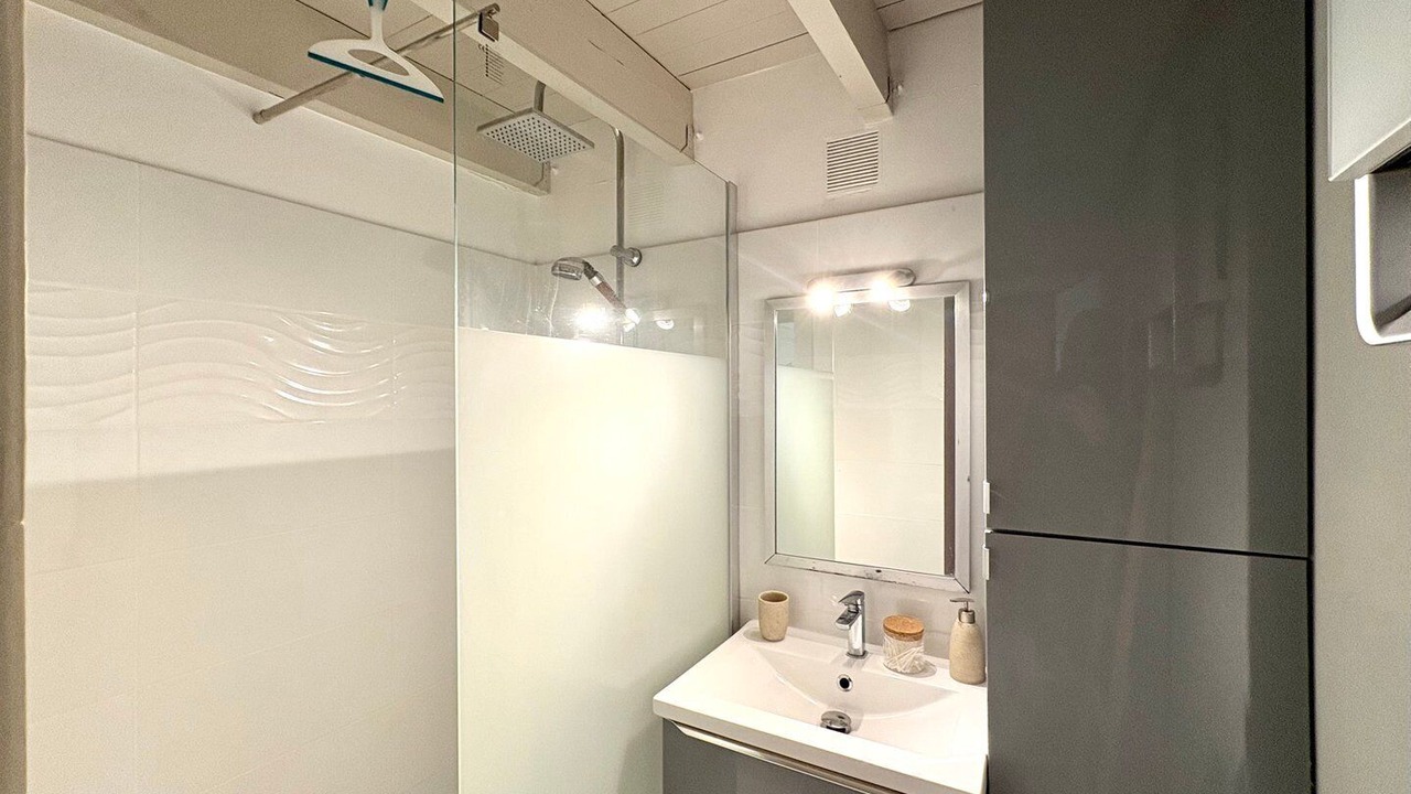 Photo of Bathroom in Quartier Administrations