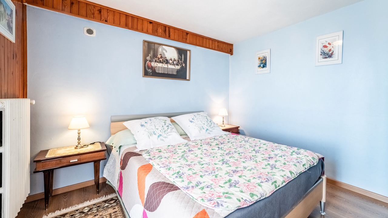 Photo of Bedroom in Reignier-Esery