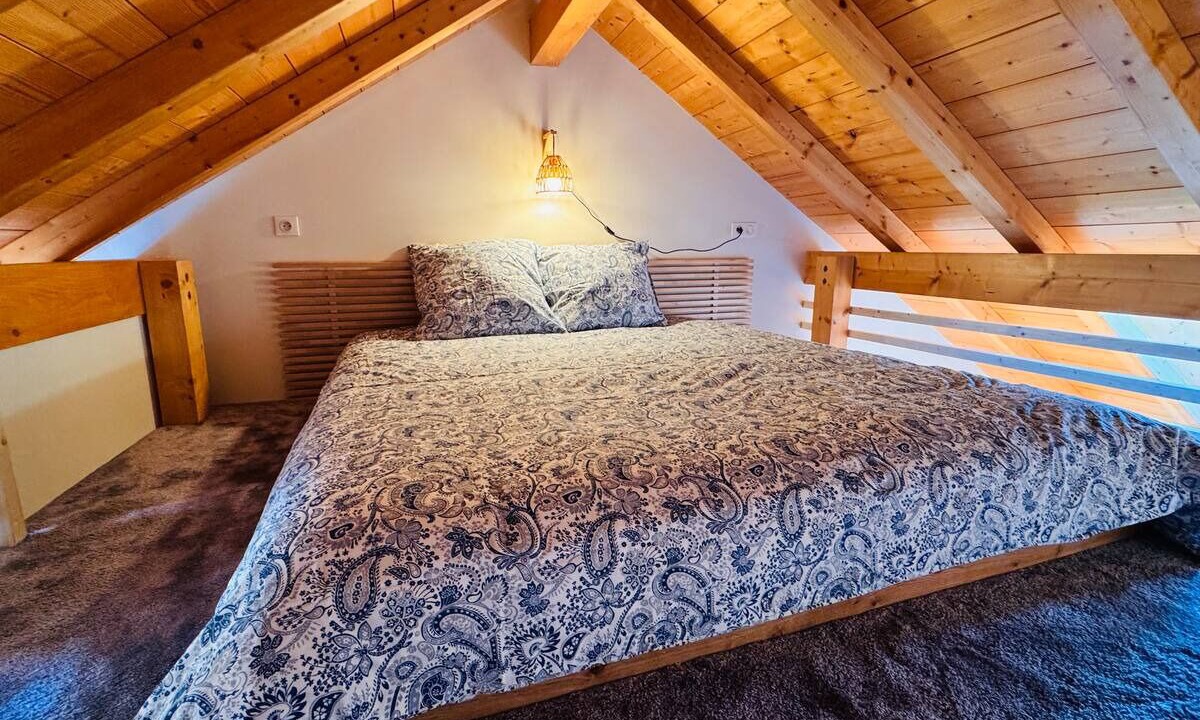 Photo of Bedroom in Saint-Julien-en-Genevois
