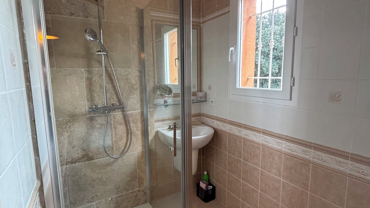 Photo of Bathroom in Saint-Siffret