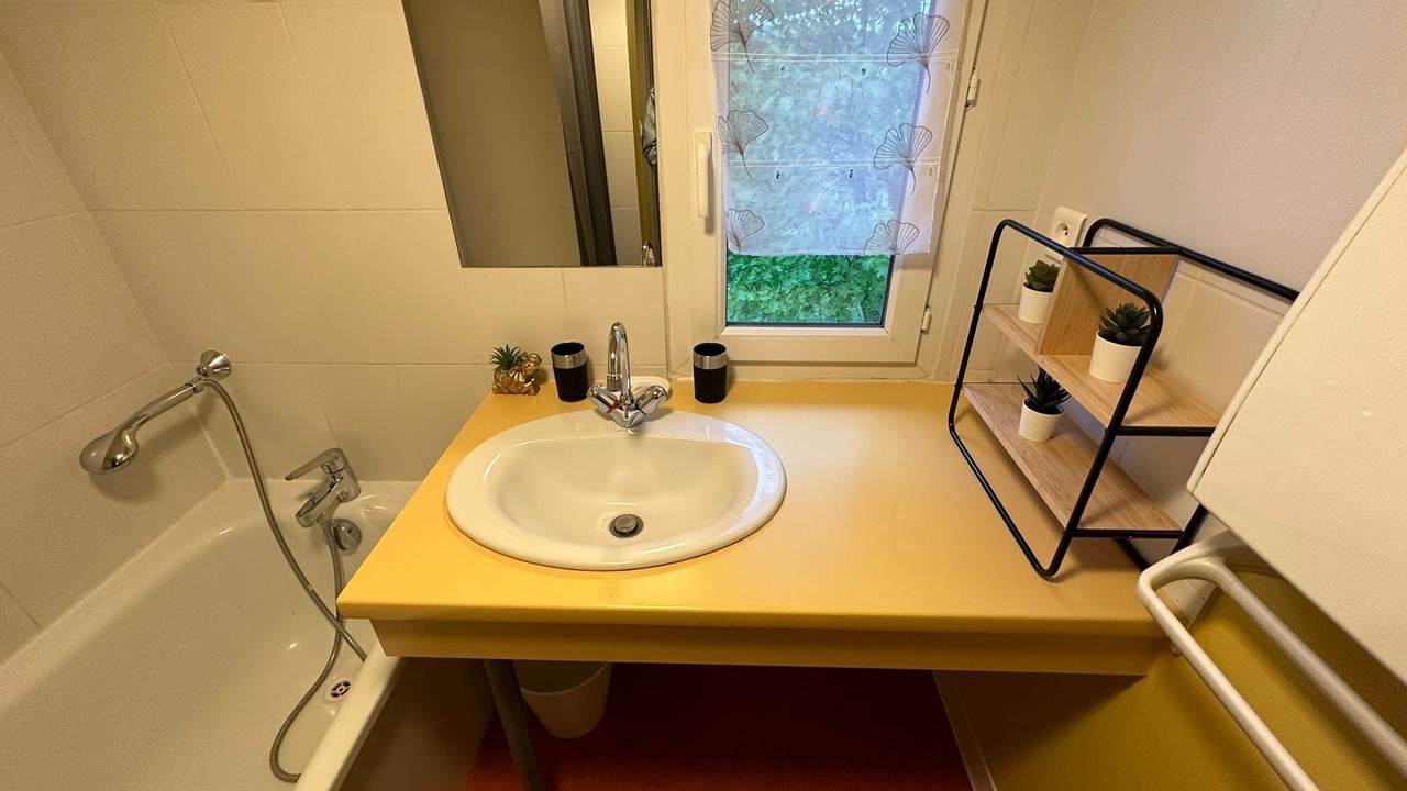 Photo of Bathroom in Chilly-le-Vignoble