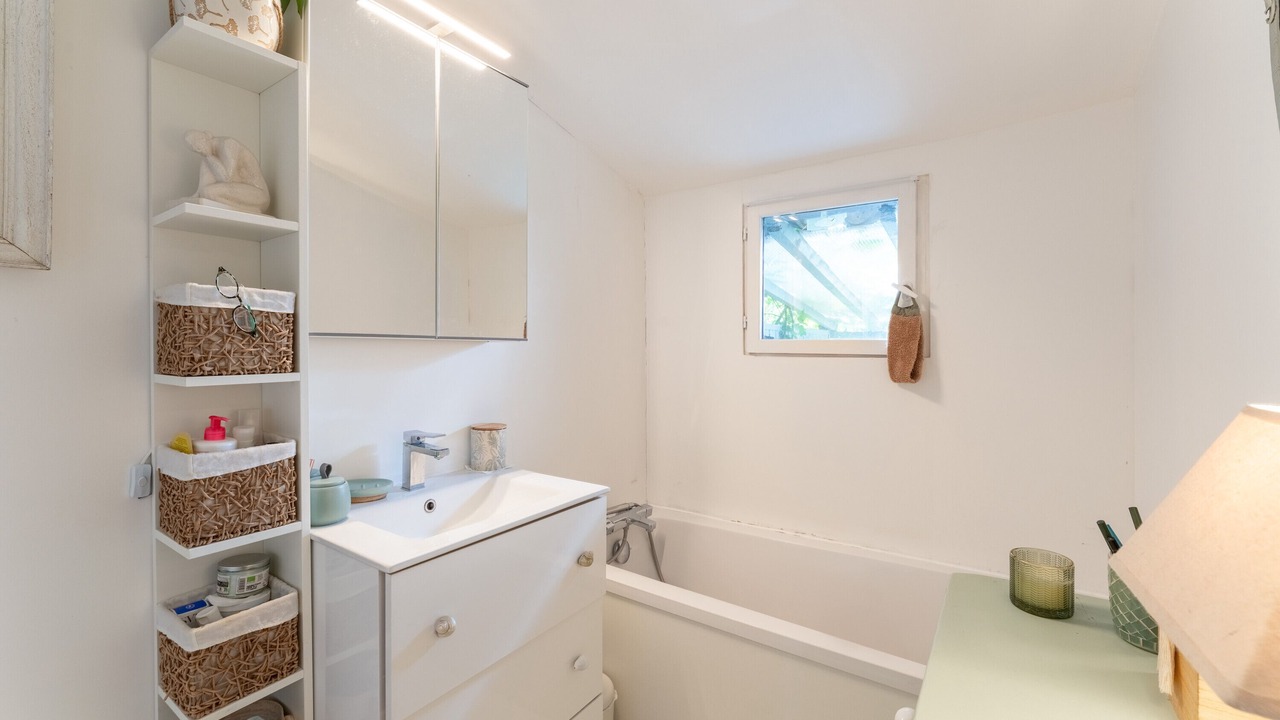 Photo of Bathroom in Chateauneuf-de-Gadagne