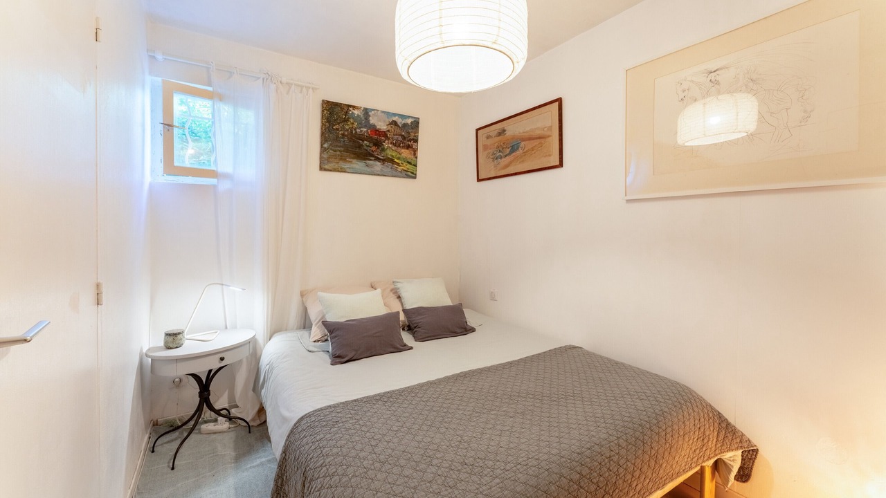 Photo of Bedroom in Chateauneuf-de-Gadagne