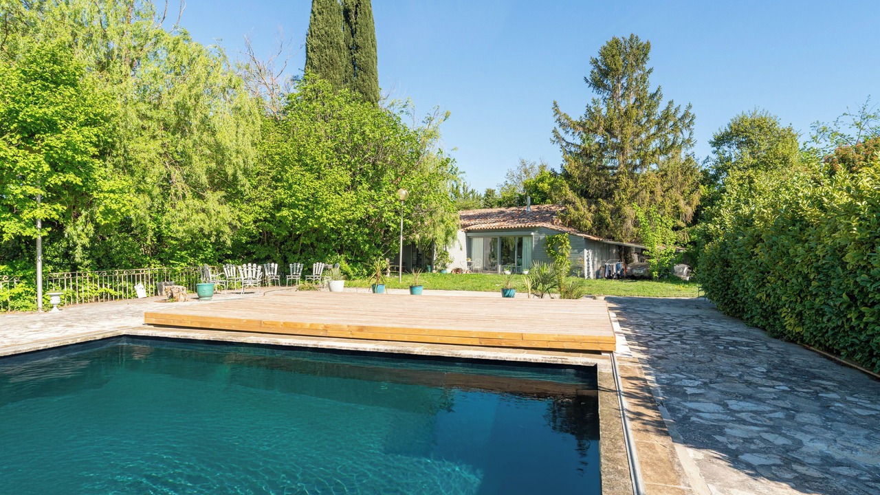 Photo of Outdoor in Chateauneuf-de-Gadagne