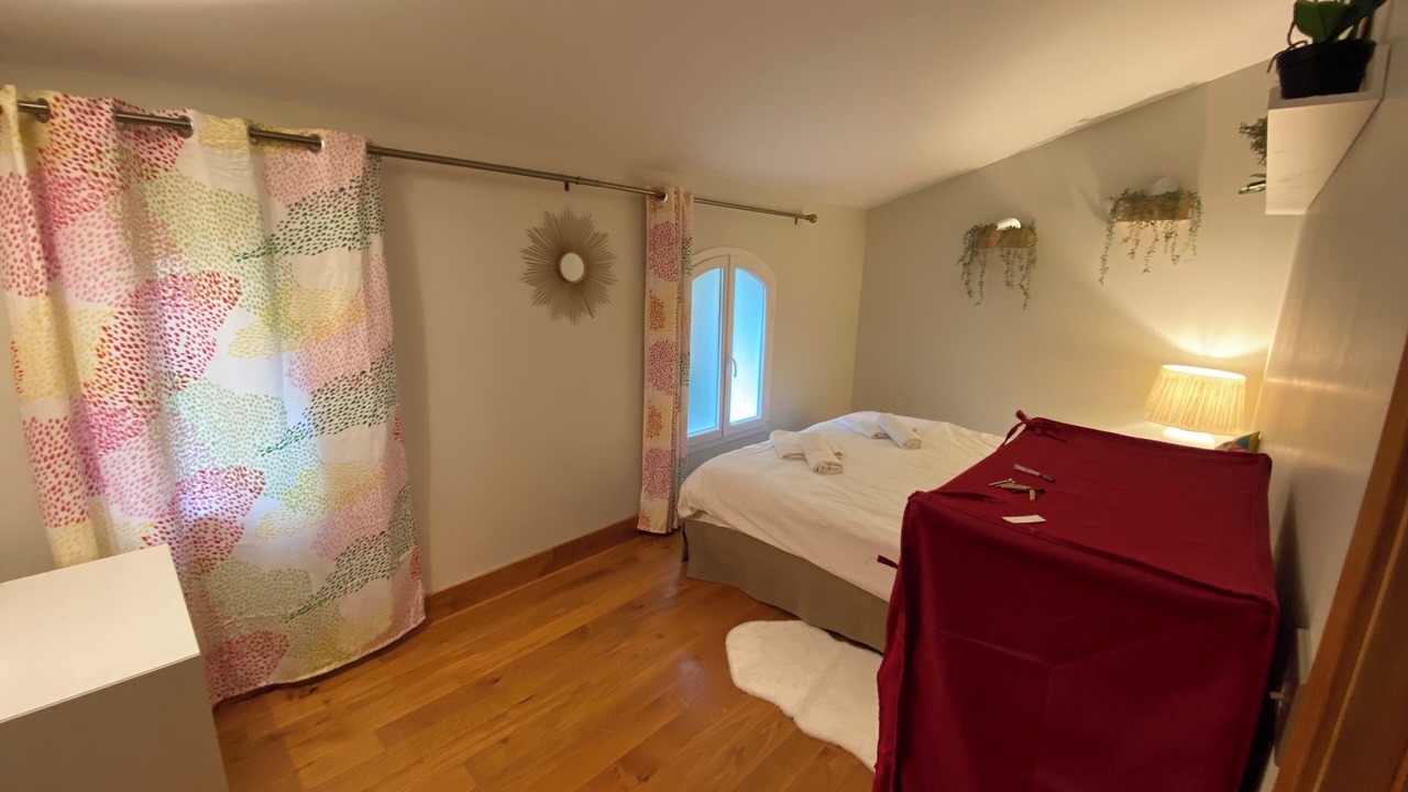 Photo of Bedroom in Chateauneuf-du-Pape
