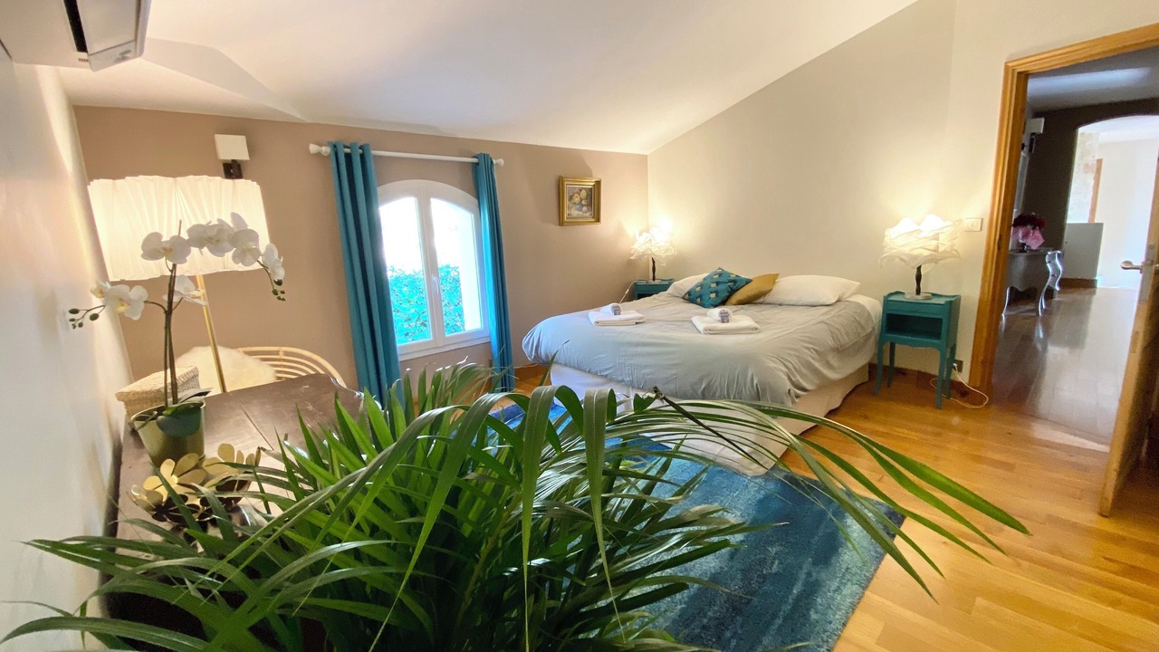 Photo of Bedroom in Chateauneuf-du-Pape
