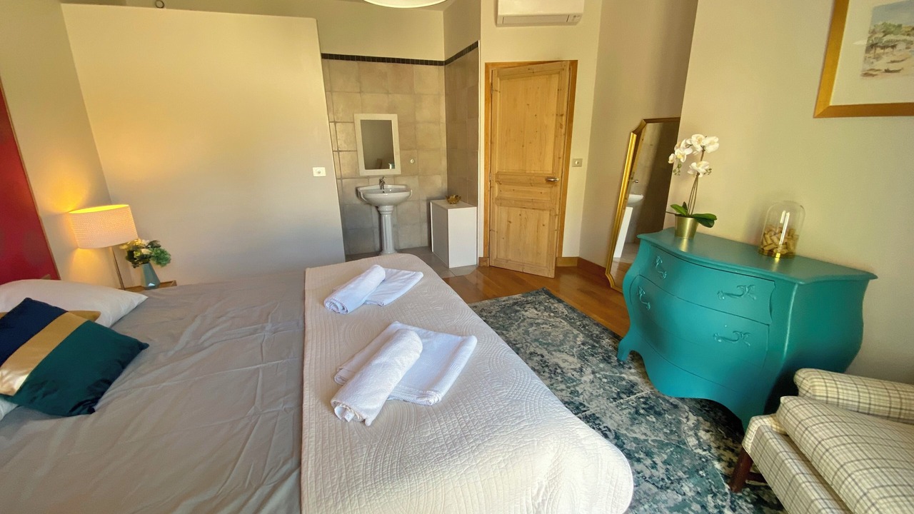 Photo of Bedroom in Chateauneuf-du-Pape
