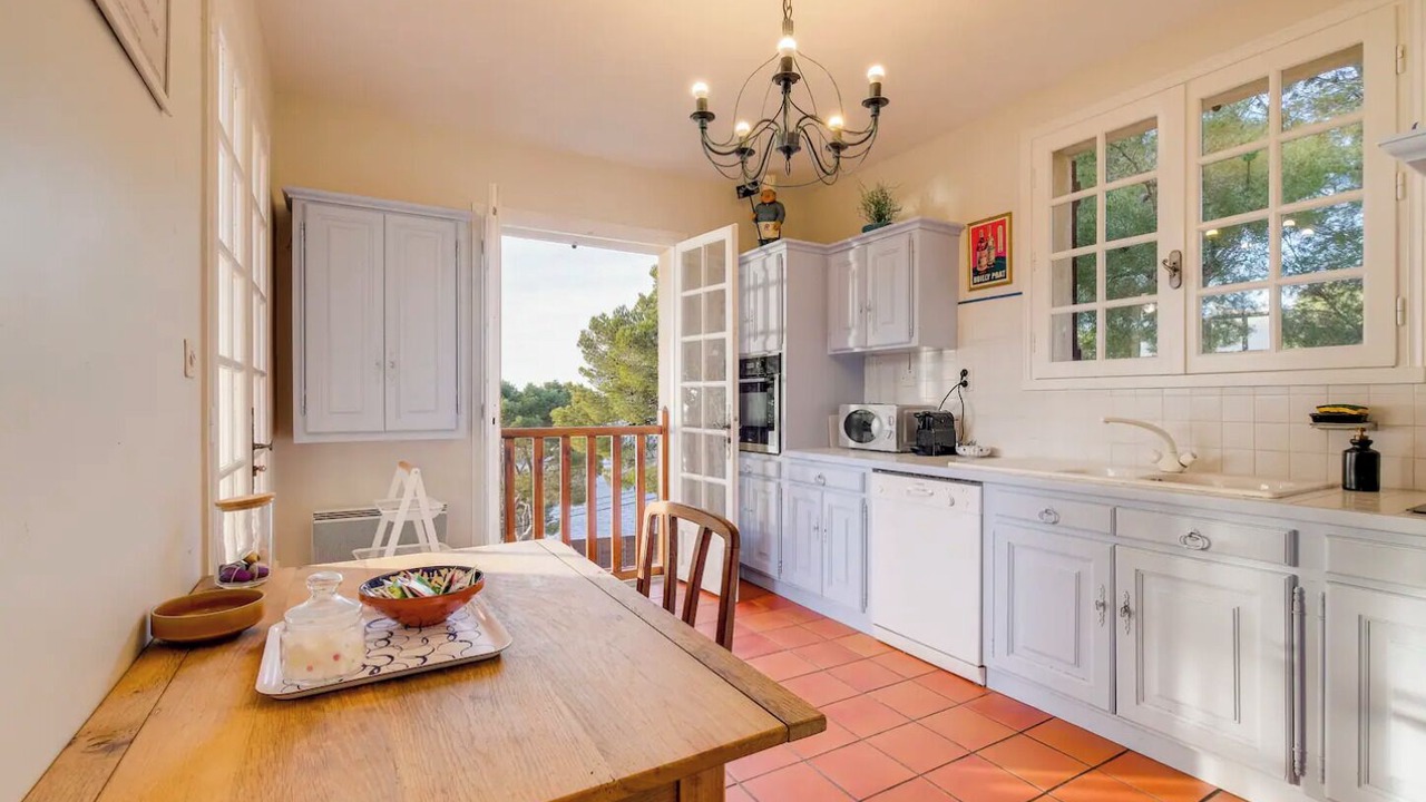 Photo of Kitchen in Ensues-la-Redonne