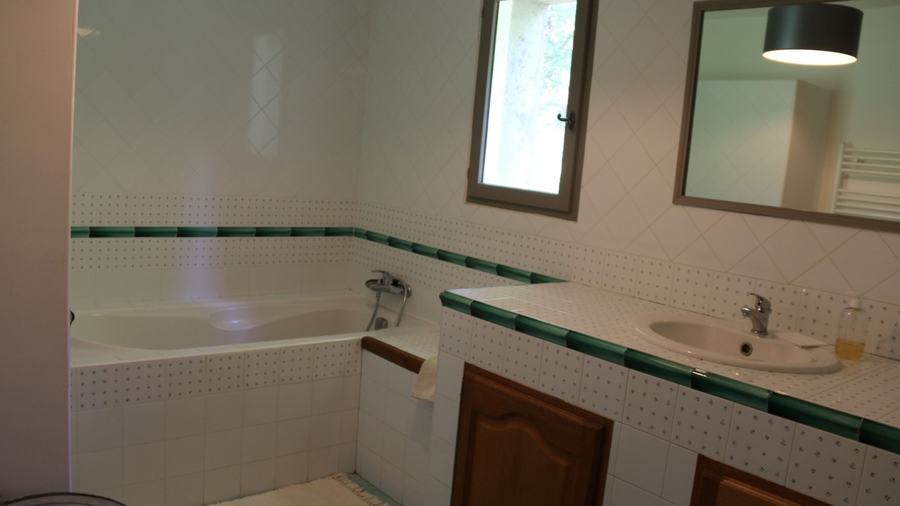 Photo of Bathroom in Meyras