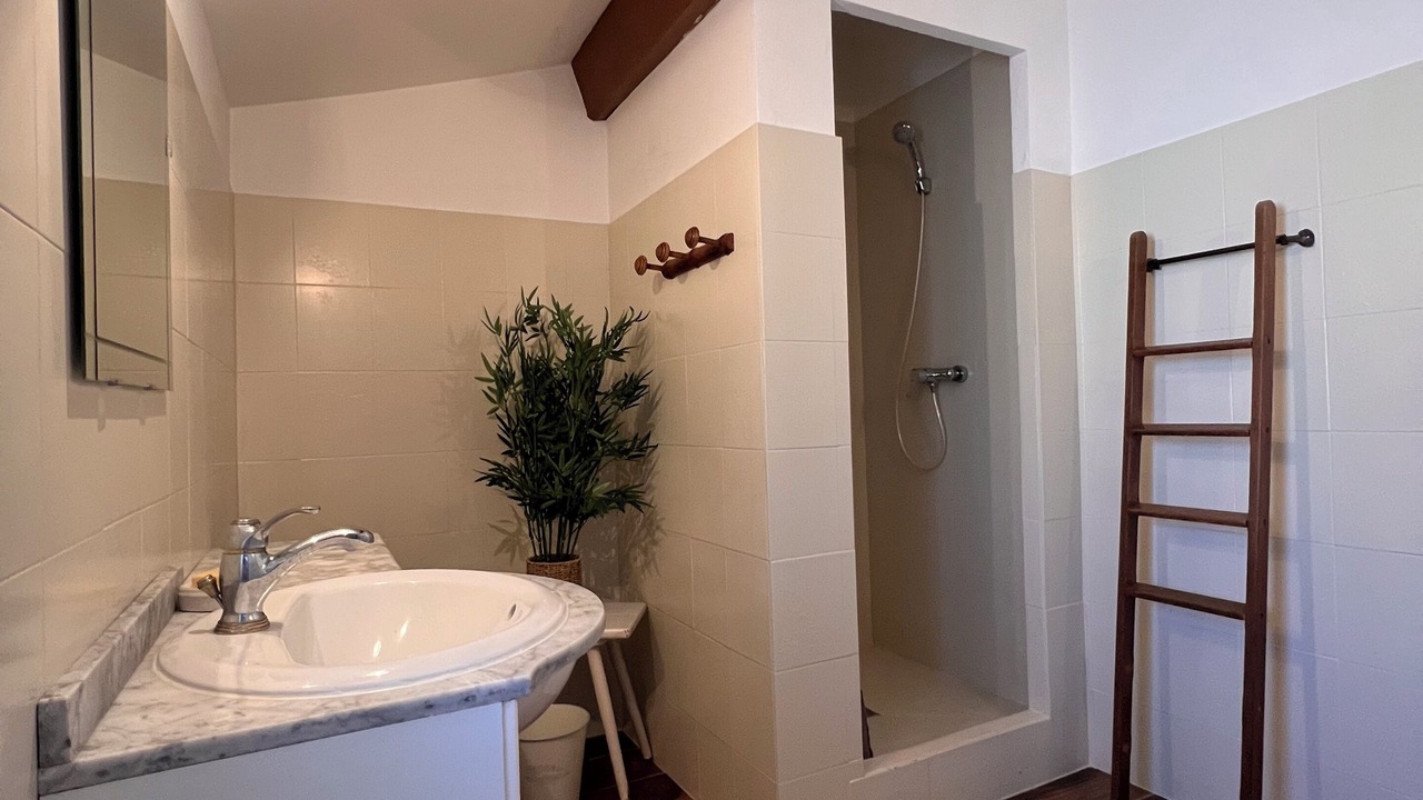 Photo of Bathroom in Le Puy-Sainte-Reparade