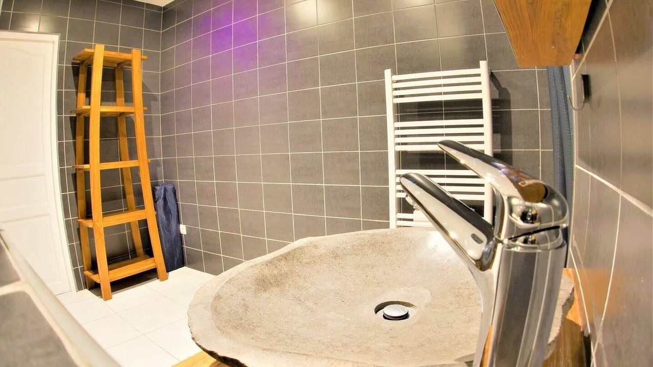 Photo of Bathroom in Faubourg