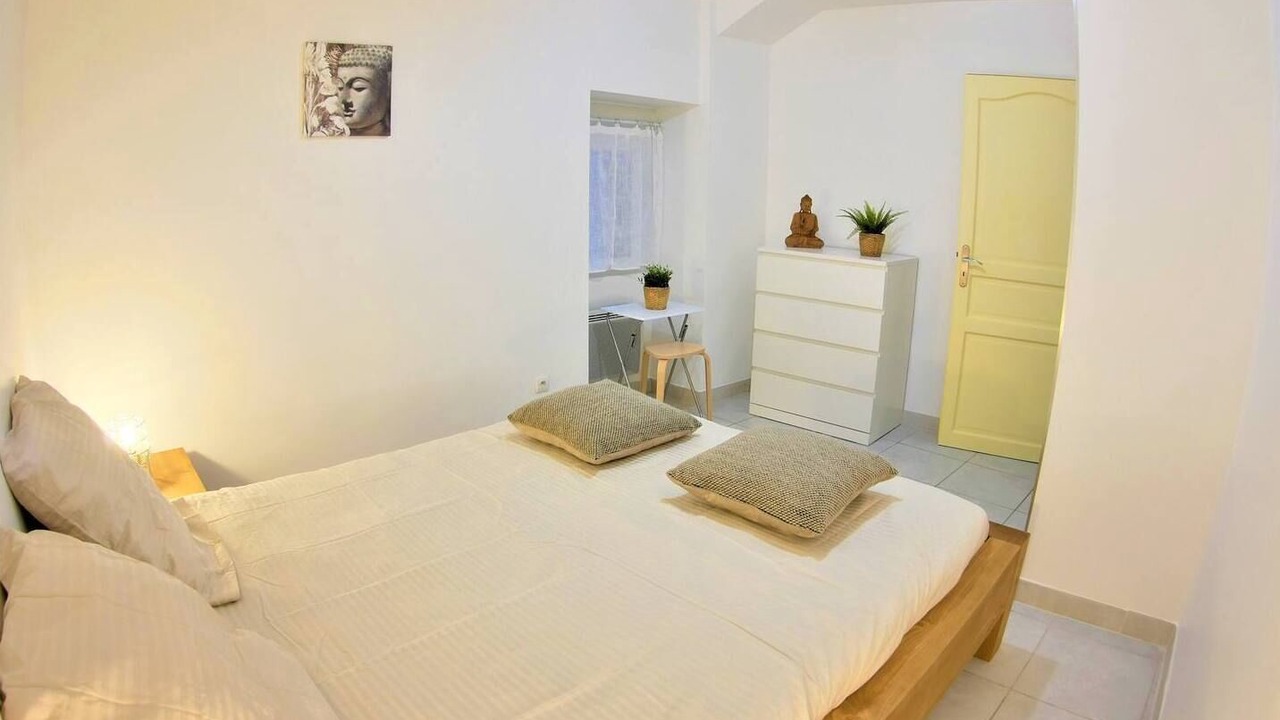 Photo of Bedroom in Faubourg