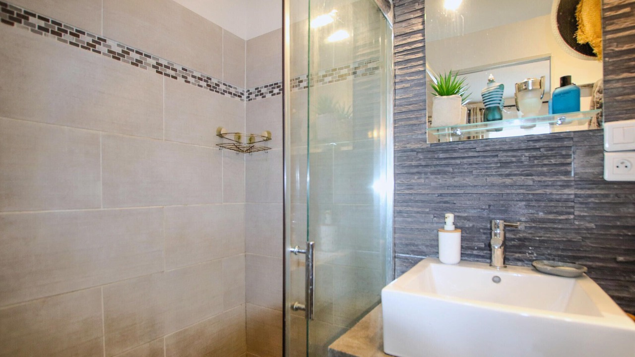 Photo of Bathroom in Morieres-les-Avignon